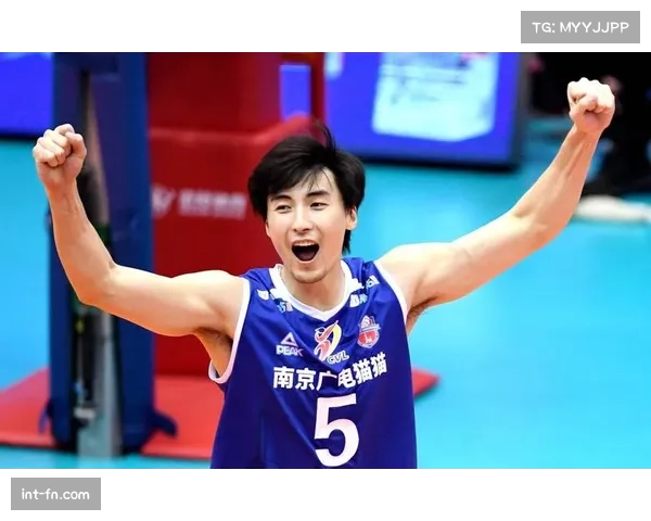 全运会男排决赛关键分：山东队王径一强攻锁定胜局，彭世坤拦网建功