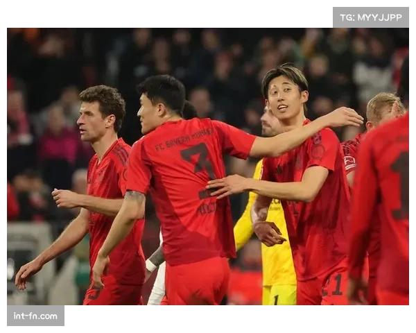 拜仁高位逼抢瓦解斯图加特出球体系,替补深度成夺冠基石 拜仁高位逼抢瓦解斯图加特出球体系,替补深度成夺冠基石