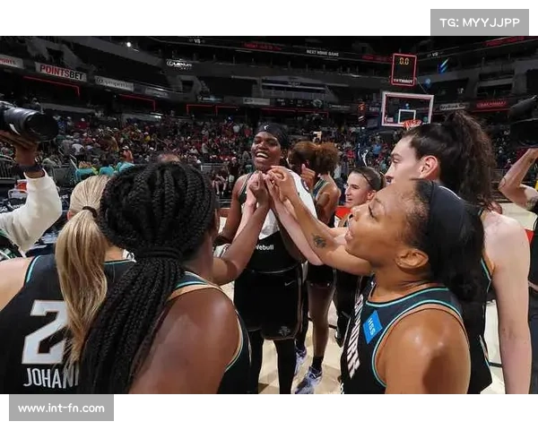 克拉克带动狂热队估值从9000万飙至3.4亿。