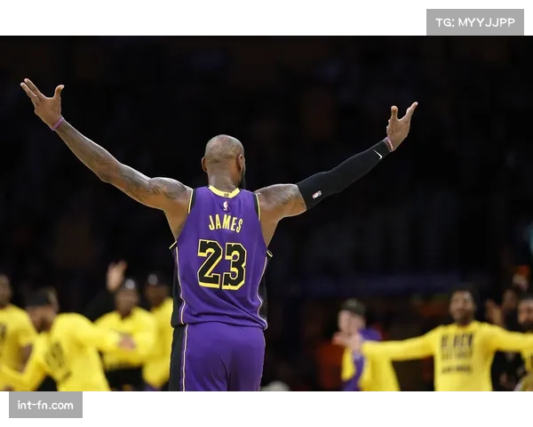 湖人105-99力克勇士，詹姆斯20分7篮板10助攻带队取三连胜